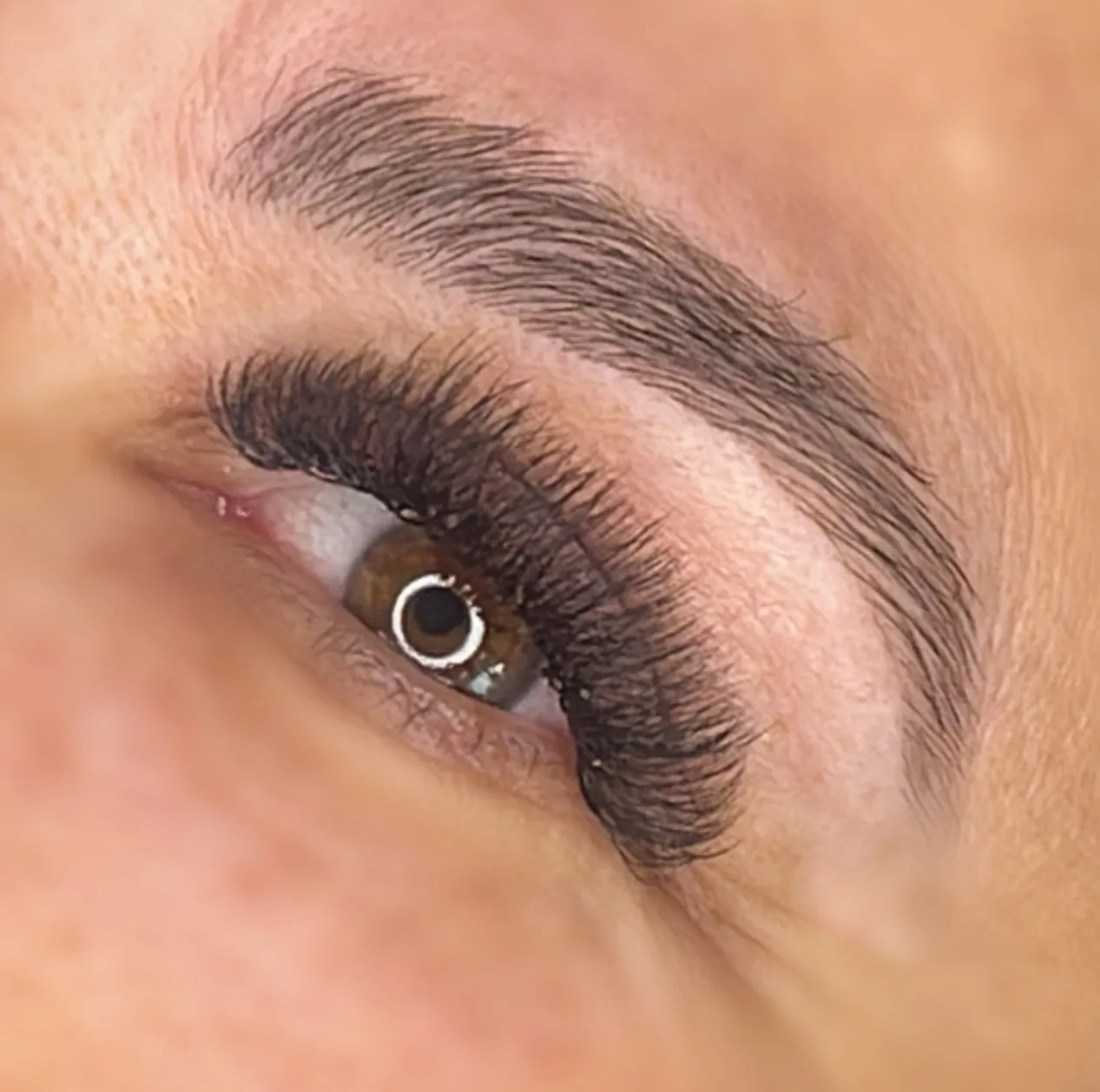 Foto 3 de Letícia Gomez Lashes & Brows